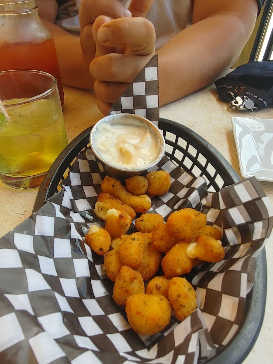 Wagon Wheel Restaurant - Powassan - Photo 8