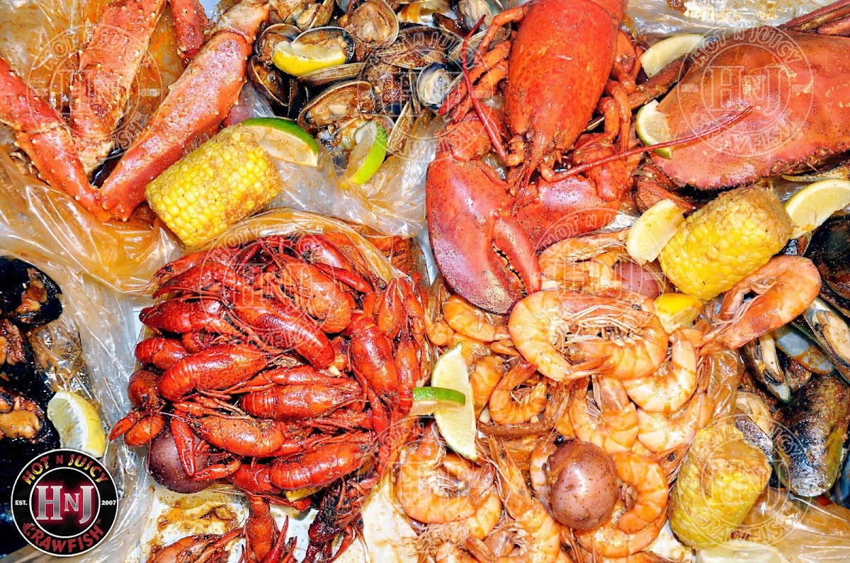 Hot n Juicy Crawfish - Orlando - Photo 2