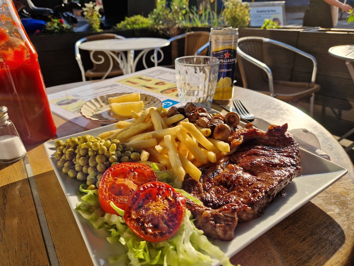 Golden Cafe - Tooting Bec - Photo 9