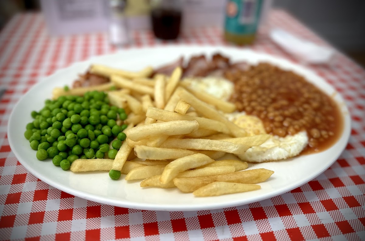 Golden Cafe - Tooting Bec - Photo 7