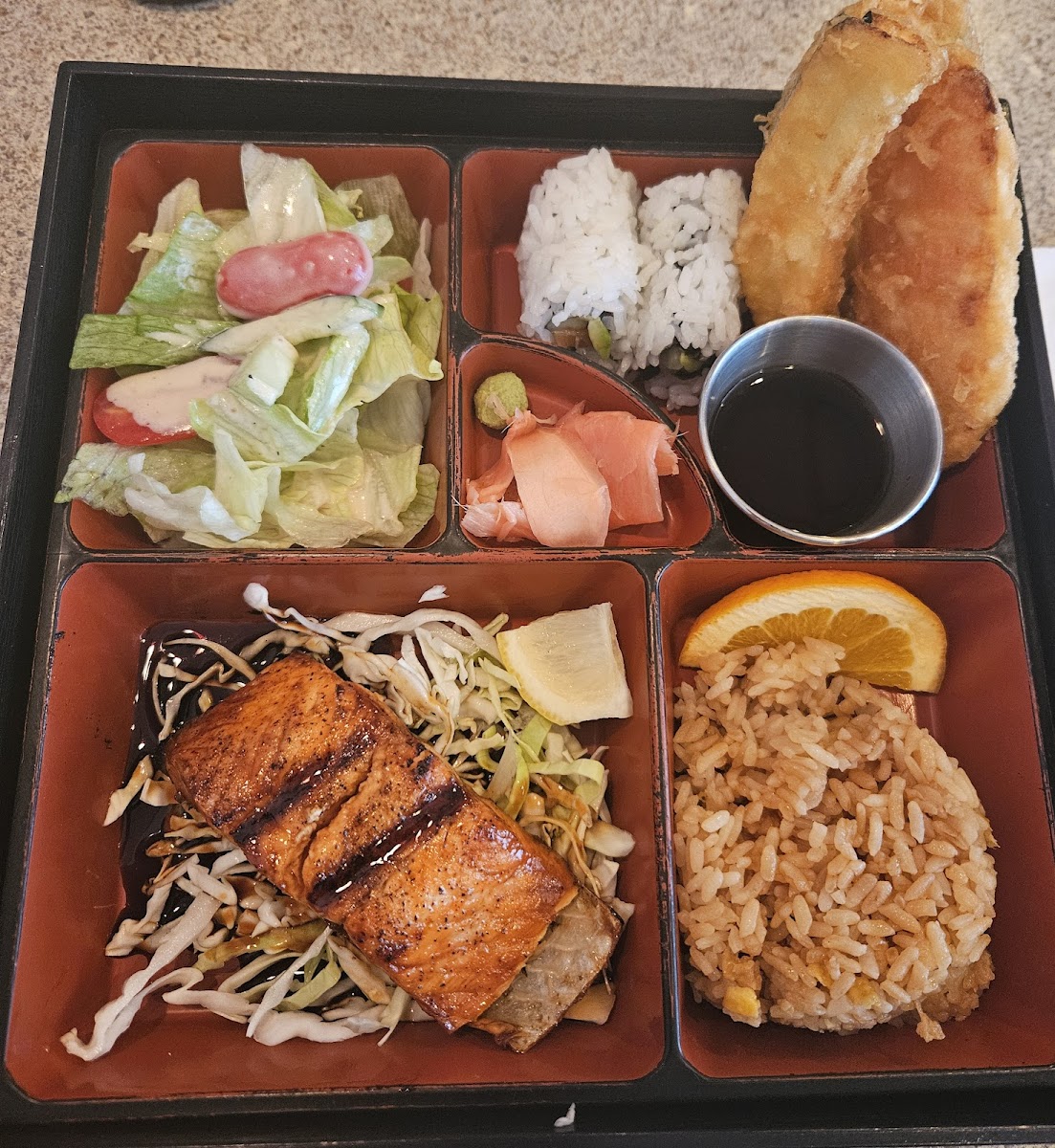 Sushi House - Lebanon - Photo 5