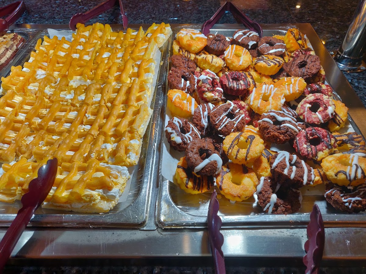East Buffet - Houston - Photo 2