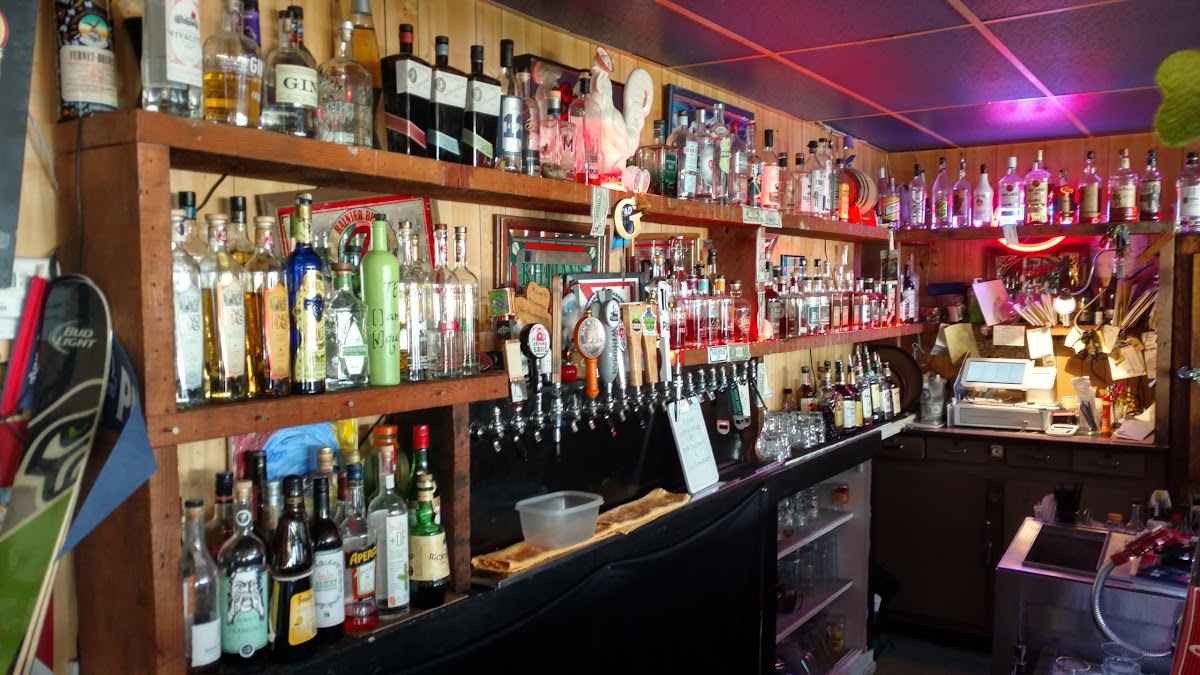 The Tipsy Tomato Bar & Kitchen - Photo 6