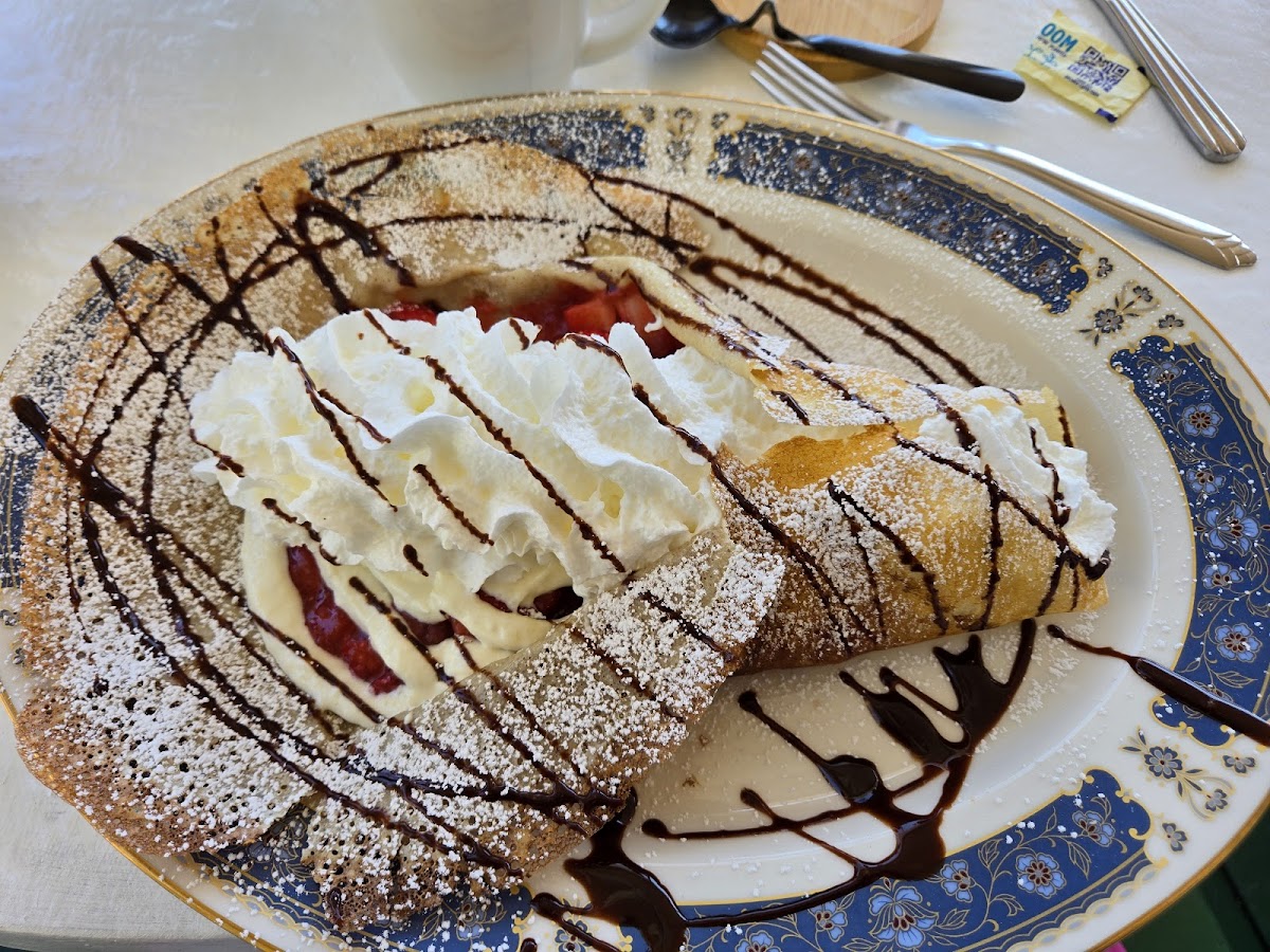 The Lazy Maid Crêperie - Photo 5