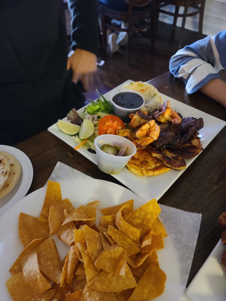 La Herradura - Peekskill - Photo 4