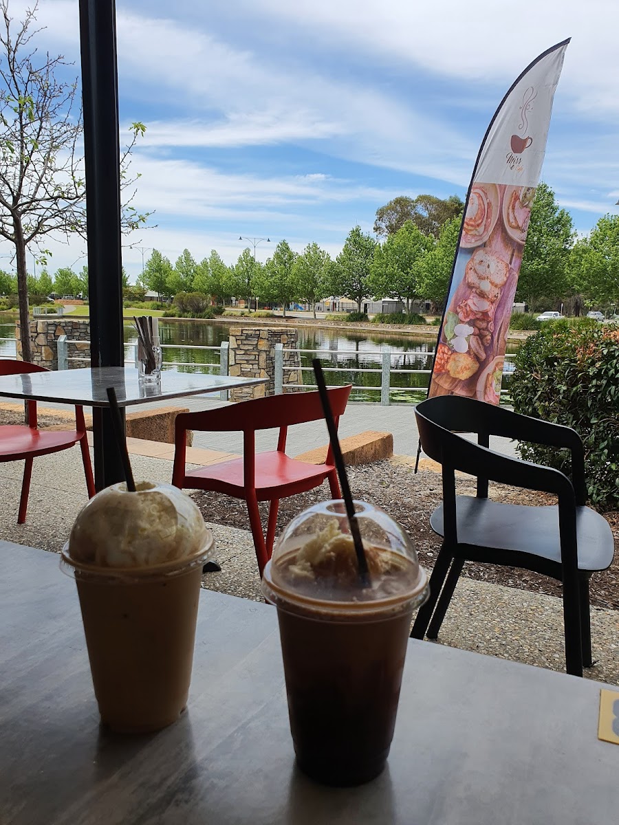Miss Me Cafe - Photo 9
