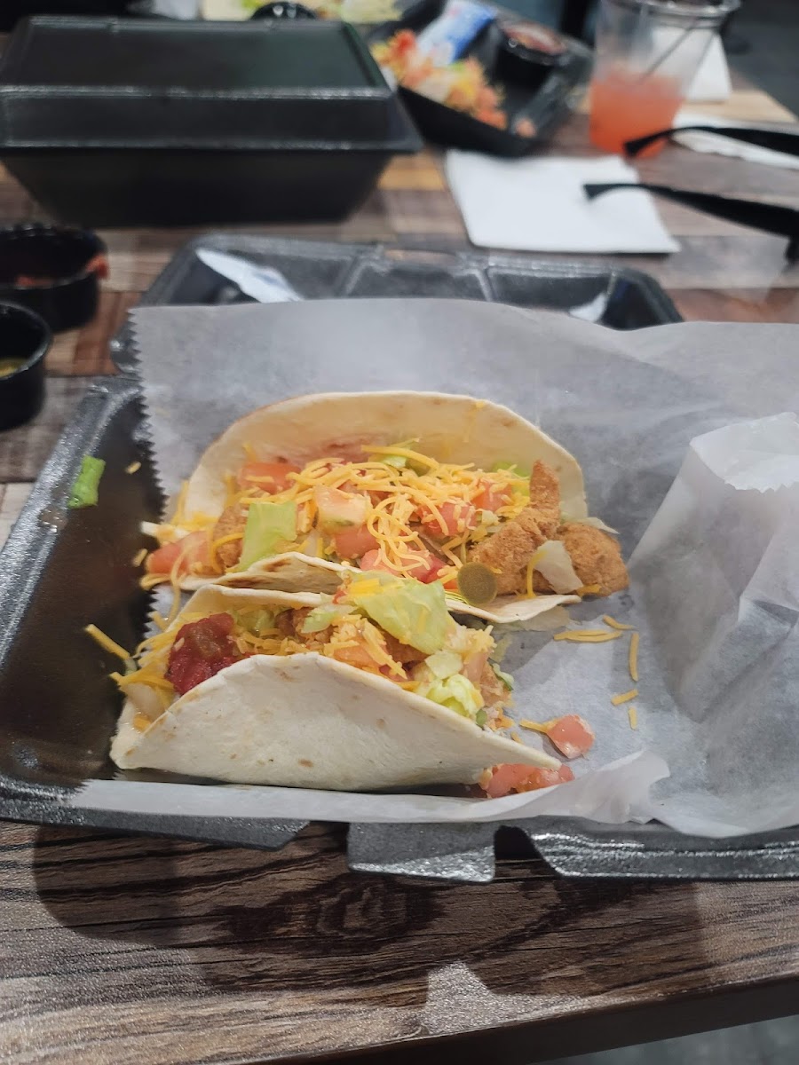 Overtyme Bar & Grill - Photo 4