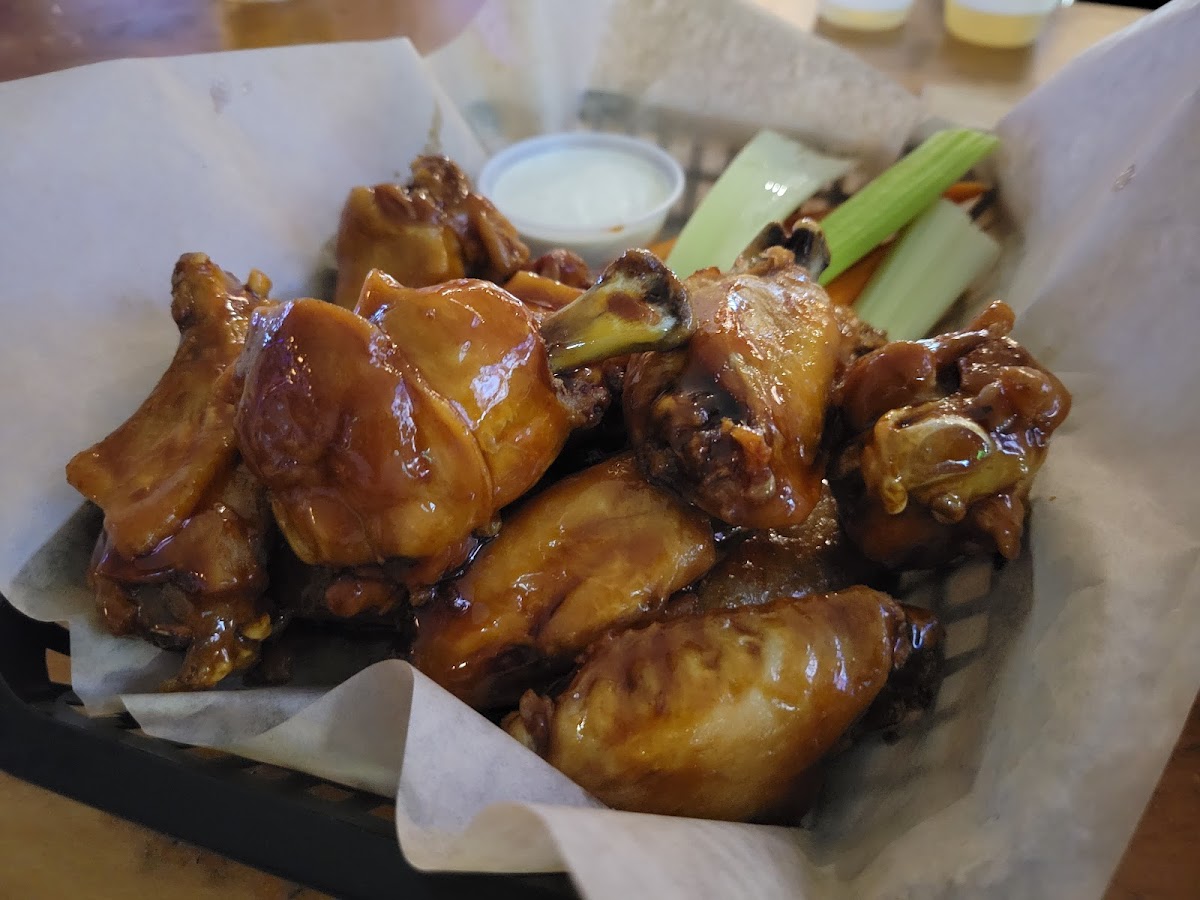 Tony's Sports Bar and Grill - Photo 9