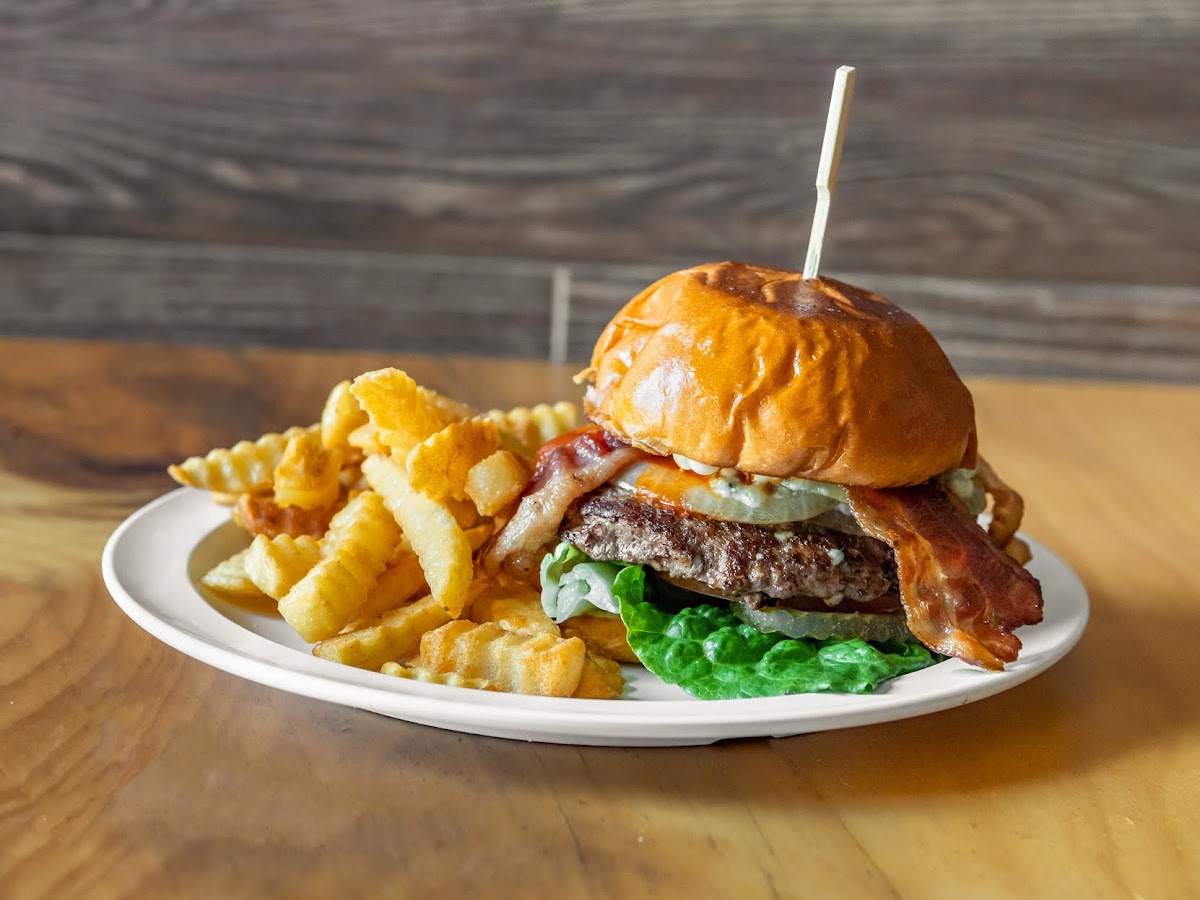 Tony's Sports Bar and Grill - Photo 3