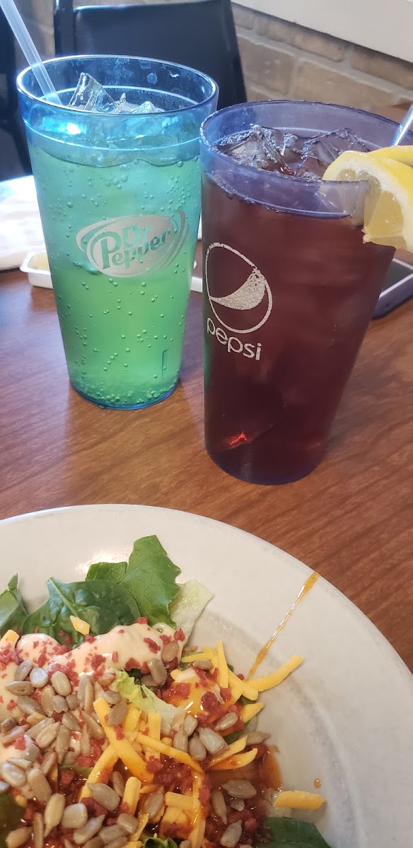 Ryan’s Restaurant & Catering - Photo 8
