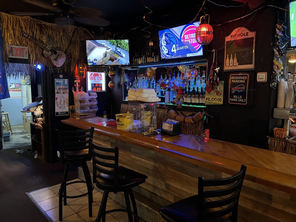 Red Tiki Bar and Grill - Photo 2