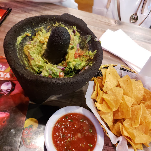 Molcajete Con Guacamole