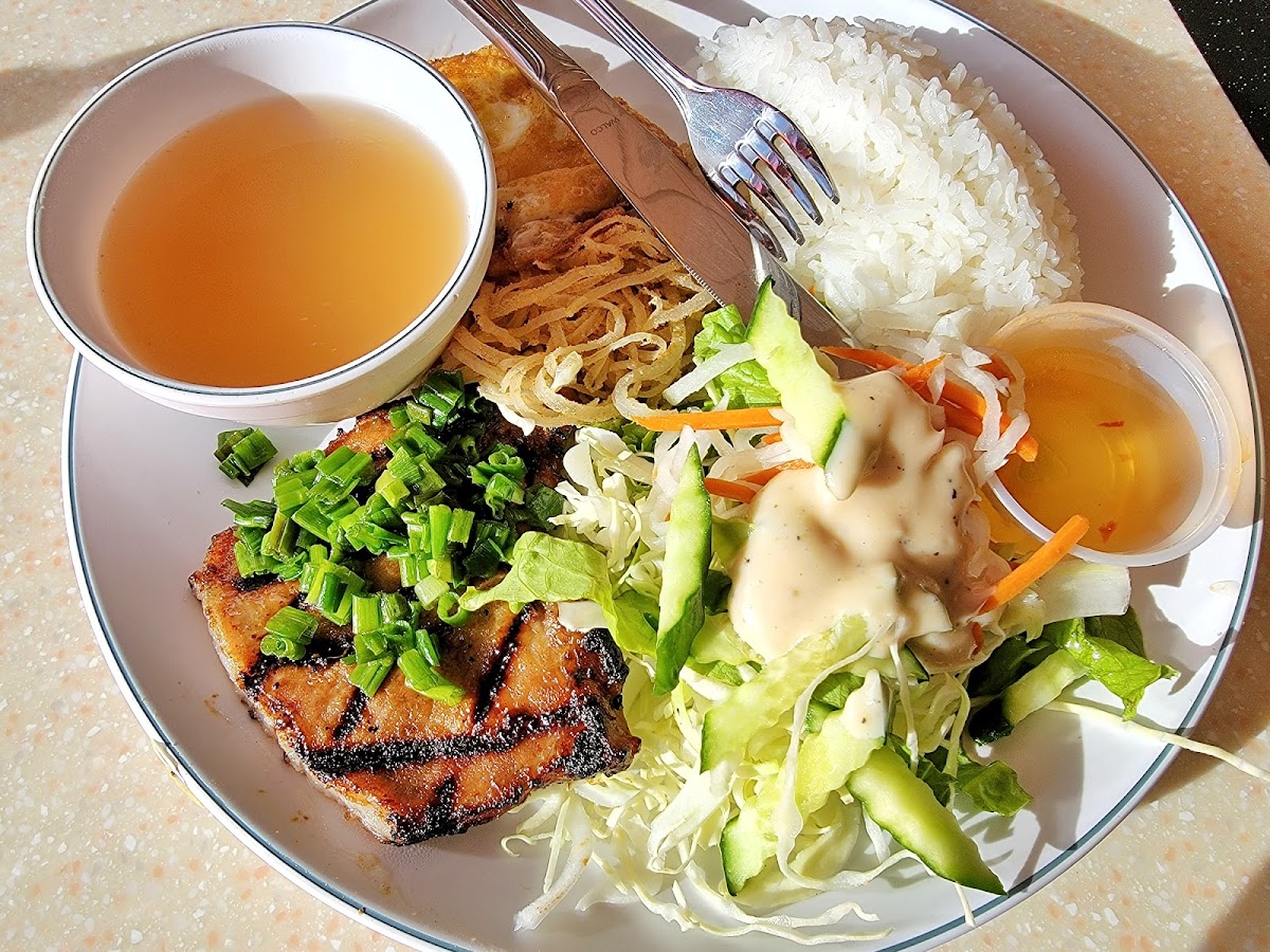 Phở Tái Bellevue Vietnamese Restaurant - Photo 2