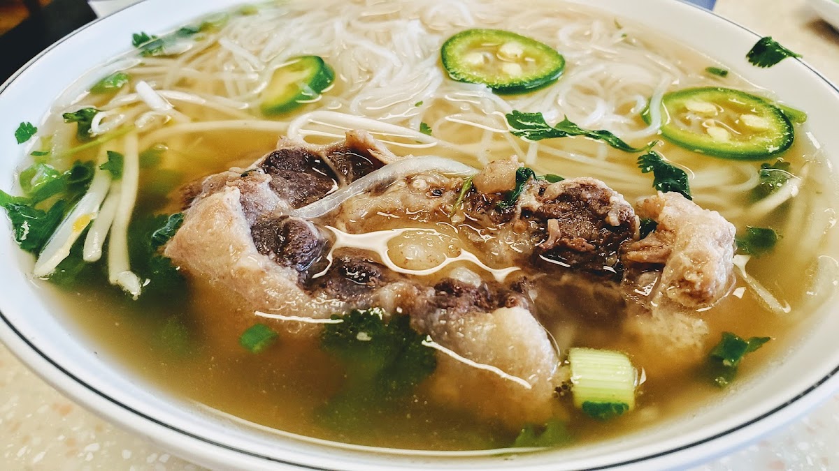 Phở Tái Bellevue Vietnamese Restaurant - Photo 7