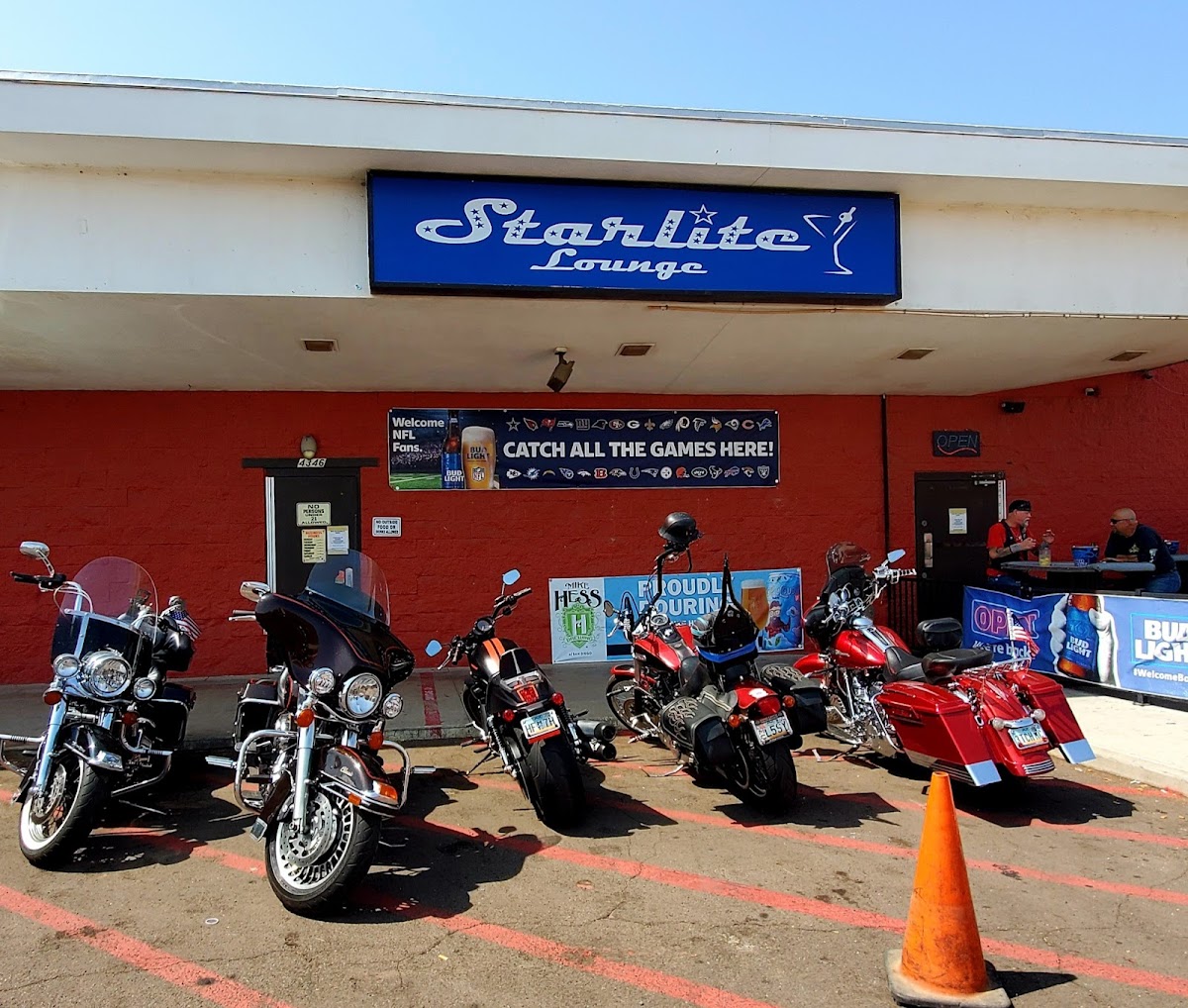 Starlite Lounge - Photo 3