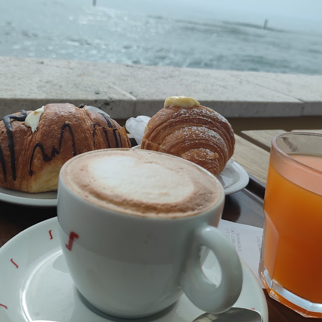 Cappuccino E Briosche