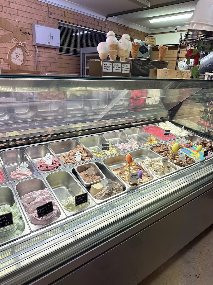 Narooma Ice Creamery Cafe - Photo 2