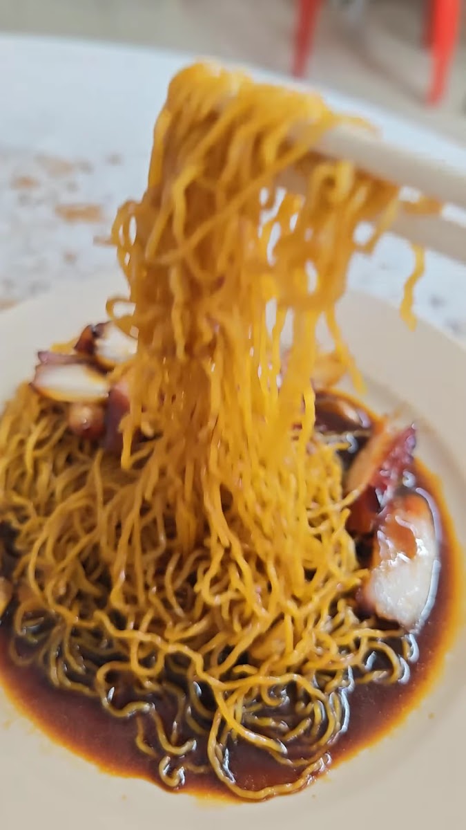 Restoran Ong Lay - Photo 1