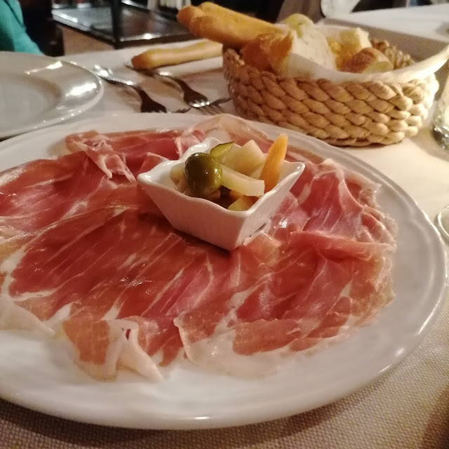 Prosciutto D'osvaldo Con Giardiniera