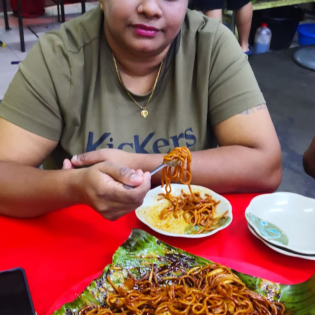 Mee Goreng Bakar Daun Pisang Goreng