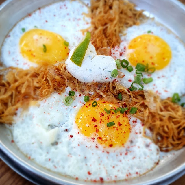 نیمرو و پیاز و پنیر