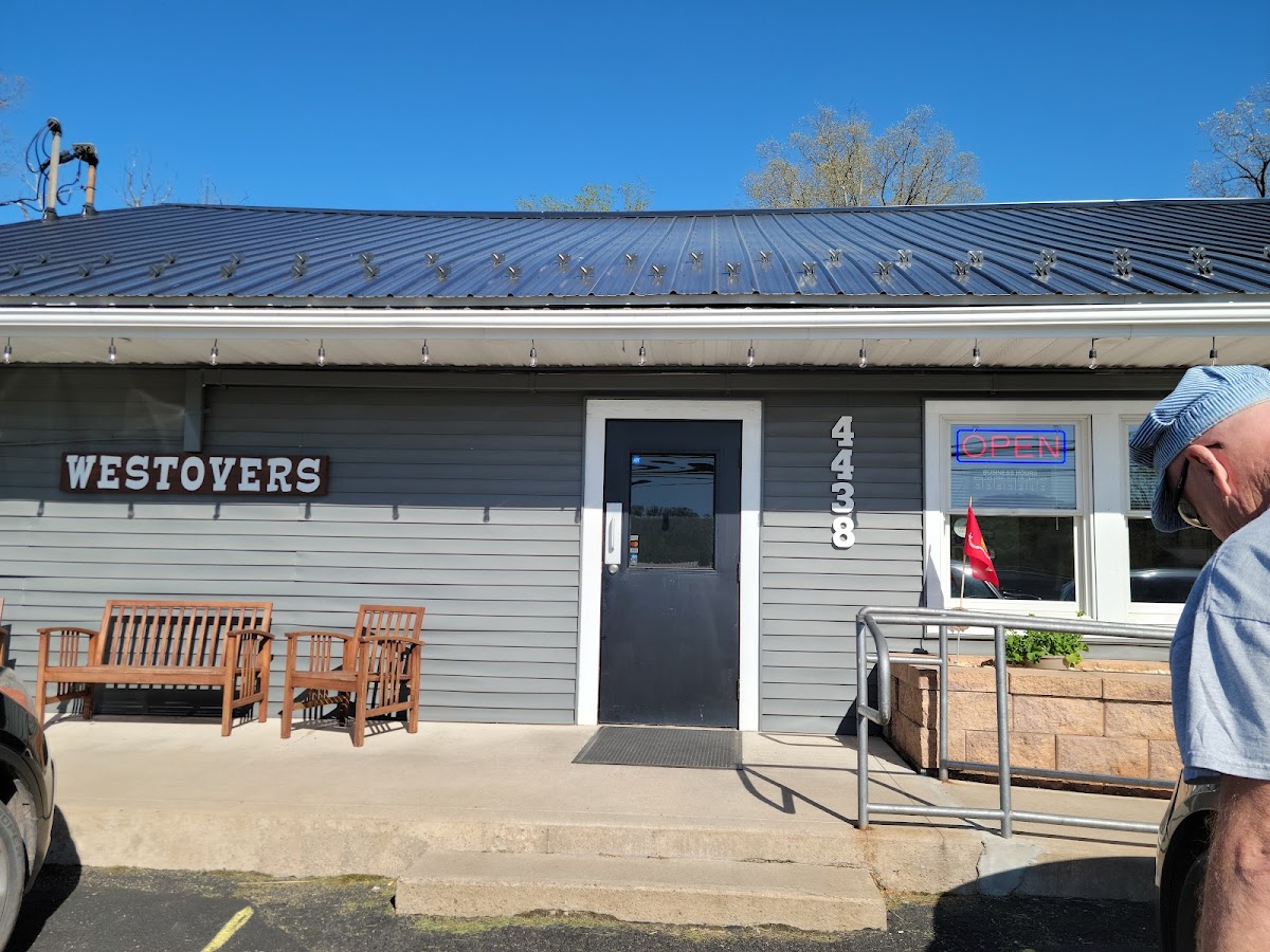 Westovers Country Grill - Photo 4