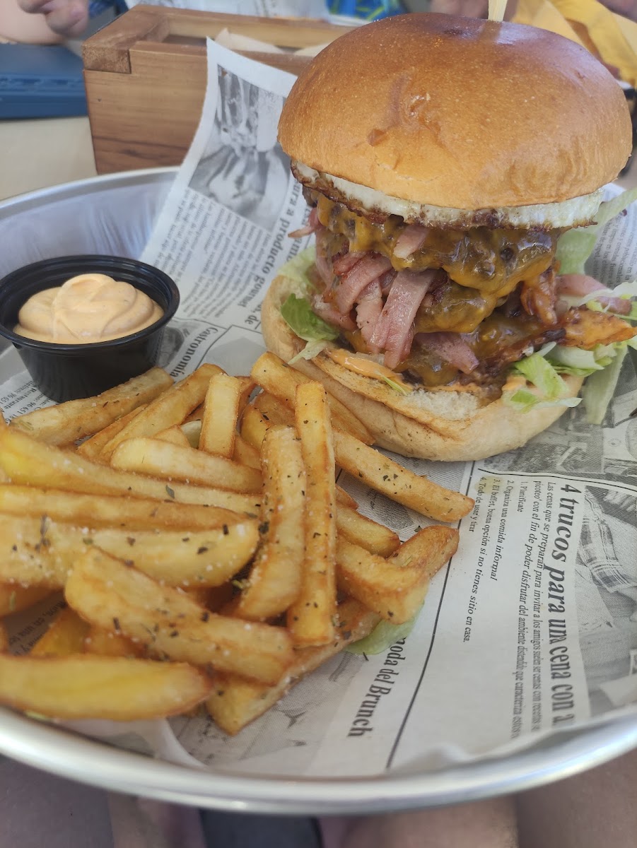 GREEN MONKEY NOSOLOBURGERS - Photo 4