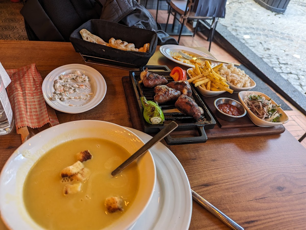 Mivan Restaurant & Cafe - Photo 7