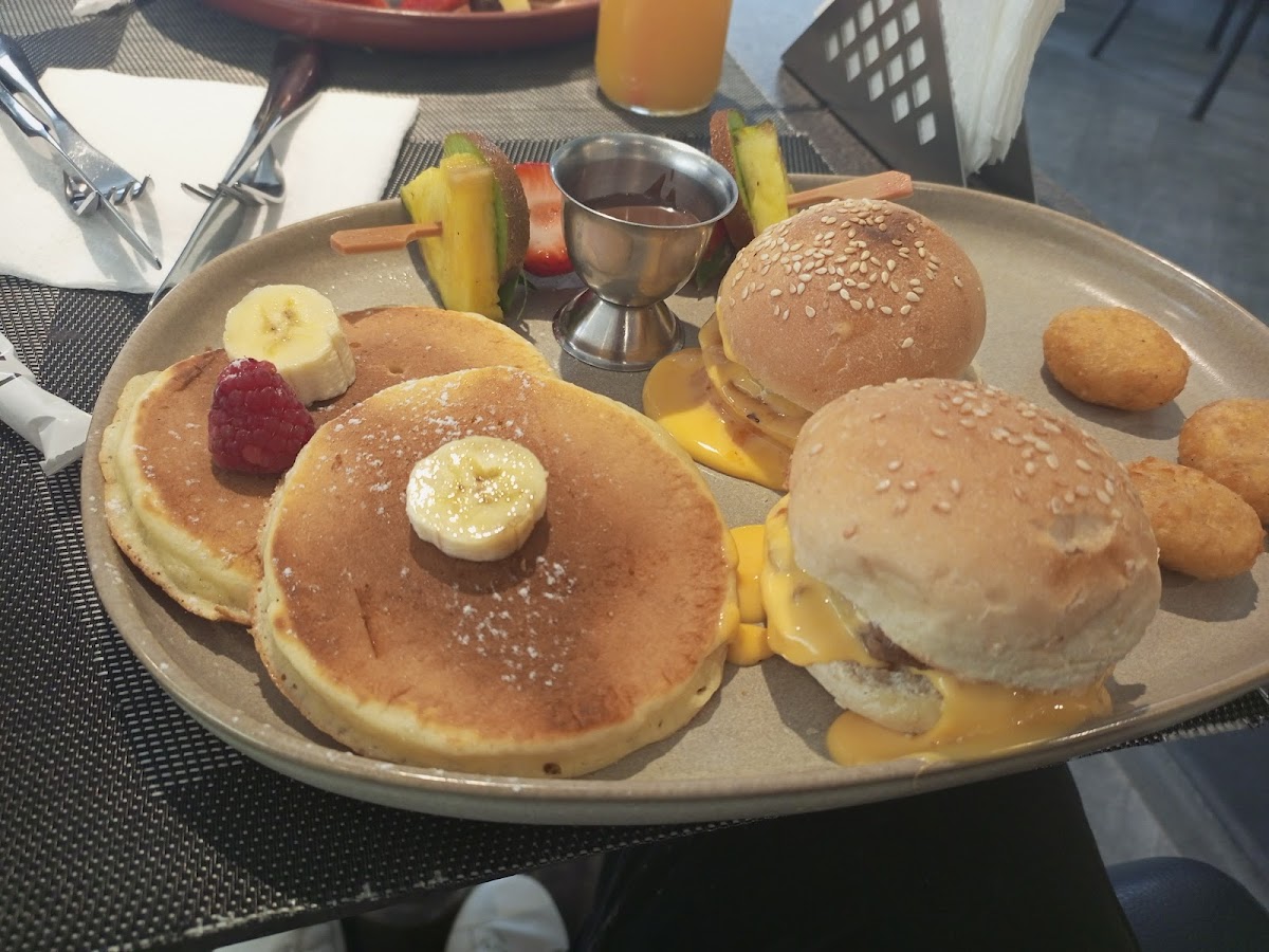 Le Duo Café Restaurant - Photo 6