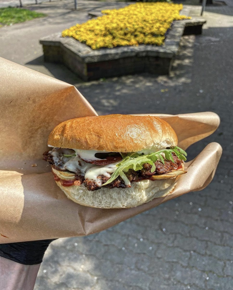 Charlie’s | Food Truck - Photo 1