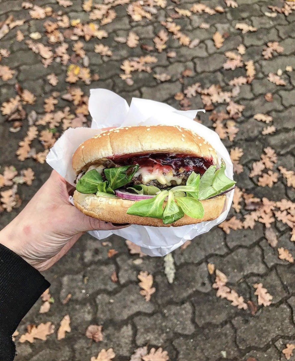 Charlie’s | Food Truck - Photo 8