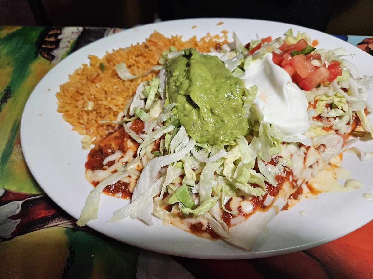 Entre Amigos Restaurant - Photo 4