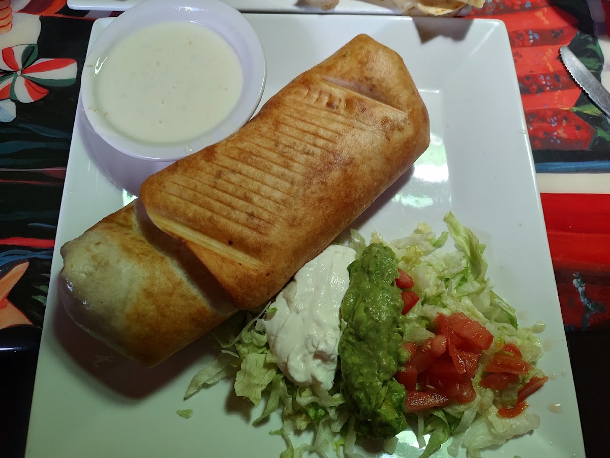 Entre Amigos Restaurant - Photo 6