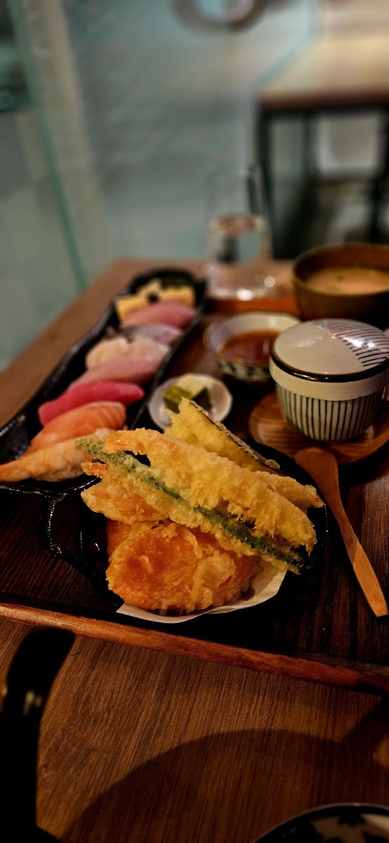 Hinata Sushi Studio - Photo 7