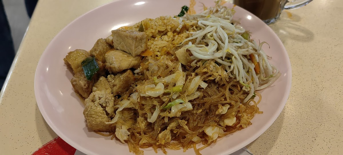Yishun 81 Coffee Shop - Photo 4