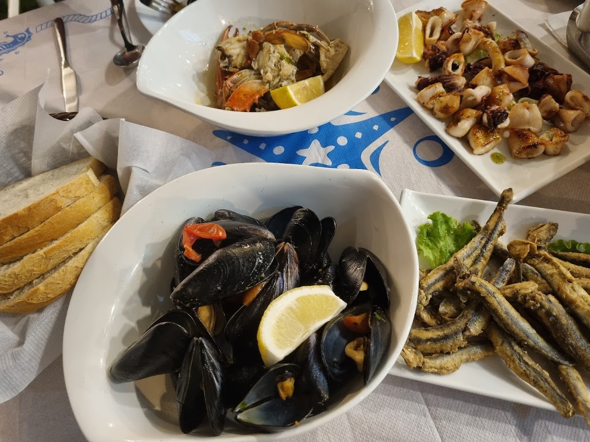 Ftelea Fish Restaurant - Photo 6