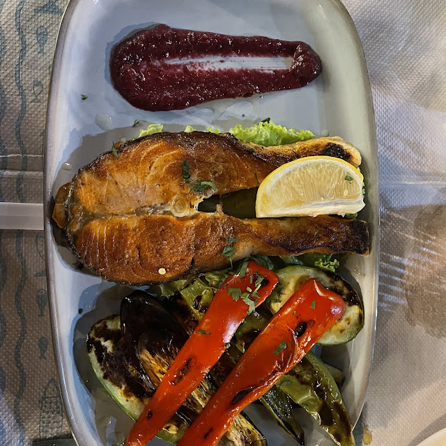 Peshk Me Qepë & Domate Oven Baked Fish With