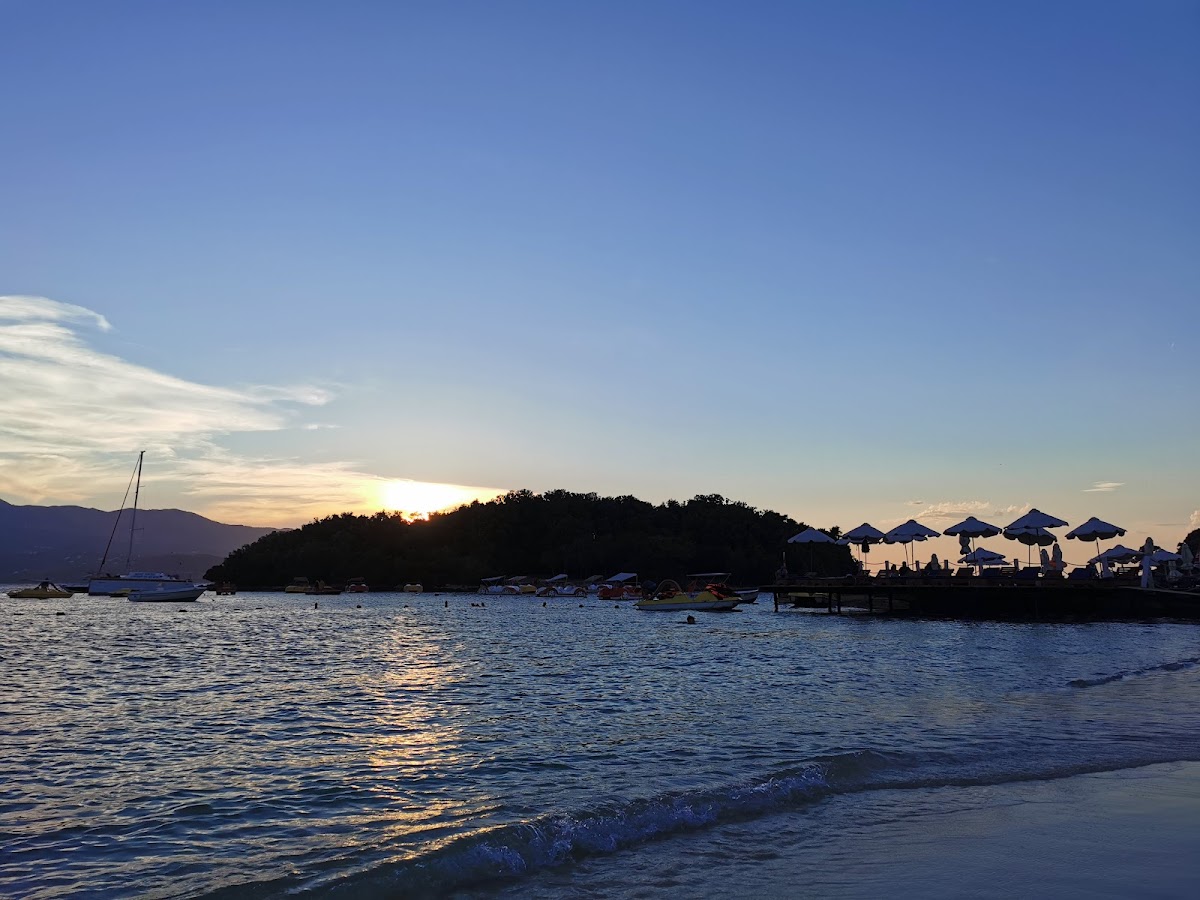 Legisi Beach Restaurant - Photo 5