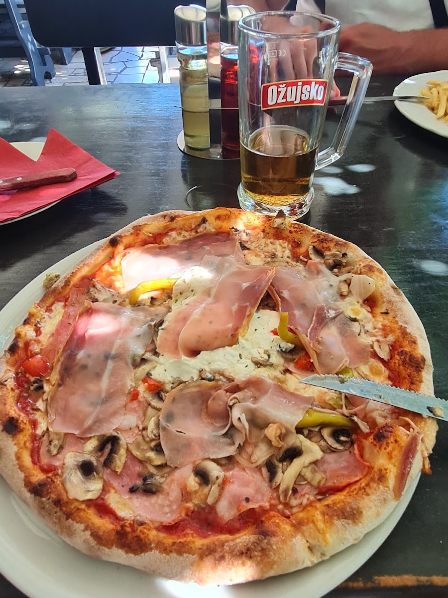 Pizzeria 'Peroj' - Photo 2
