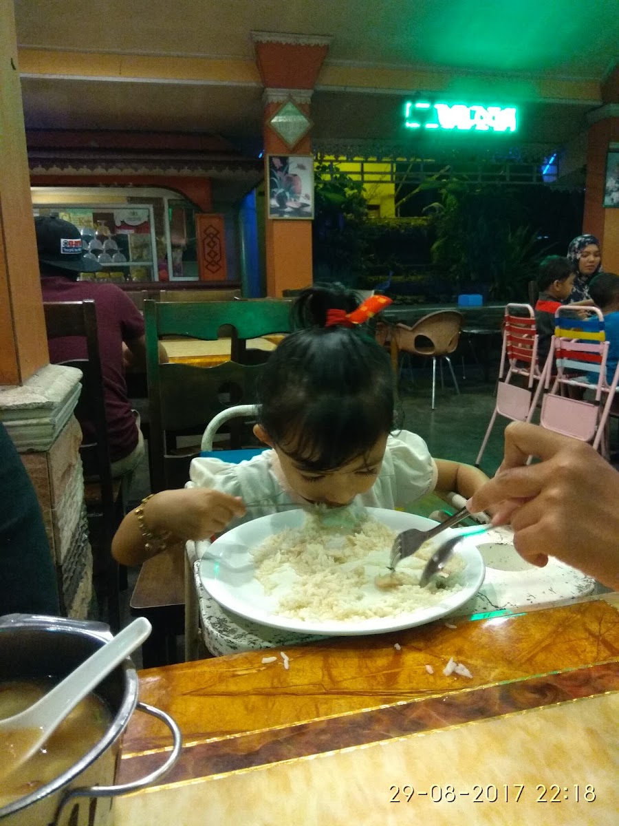 Sangkapura Seafood - Photo 9