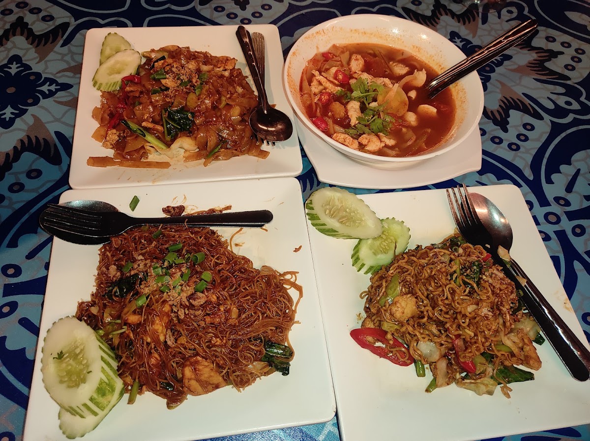 Sangkapura Seafood - Photo 3