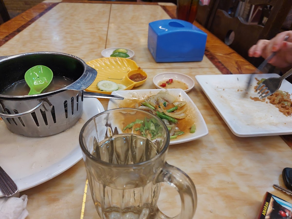 Sangkapura Seafood - Photo 4