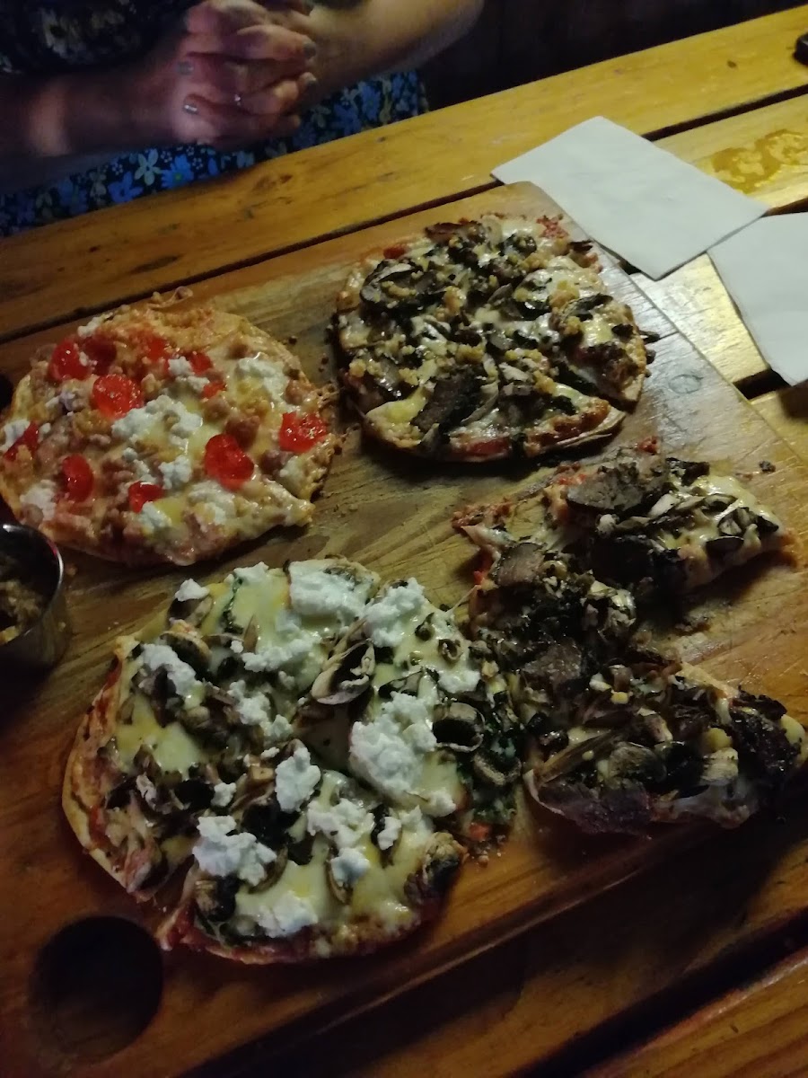 Picasso's Pub & Pizzeria - Photo 8