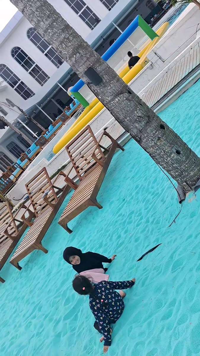 INFINITY BEACH CLUB - Photo 1