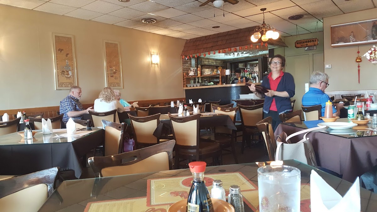 Golden Crown Restaurant - Photo 8