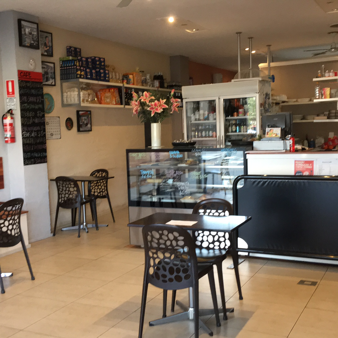 Two Daughters Cafe & Bar - Photo 2
