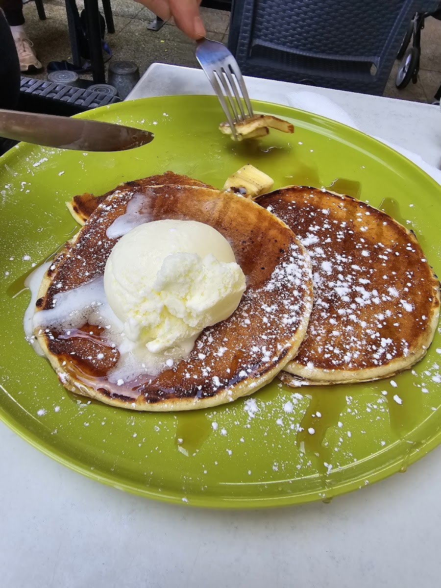 Two Daughters Cafe & Bar - Photo 5