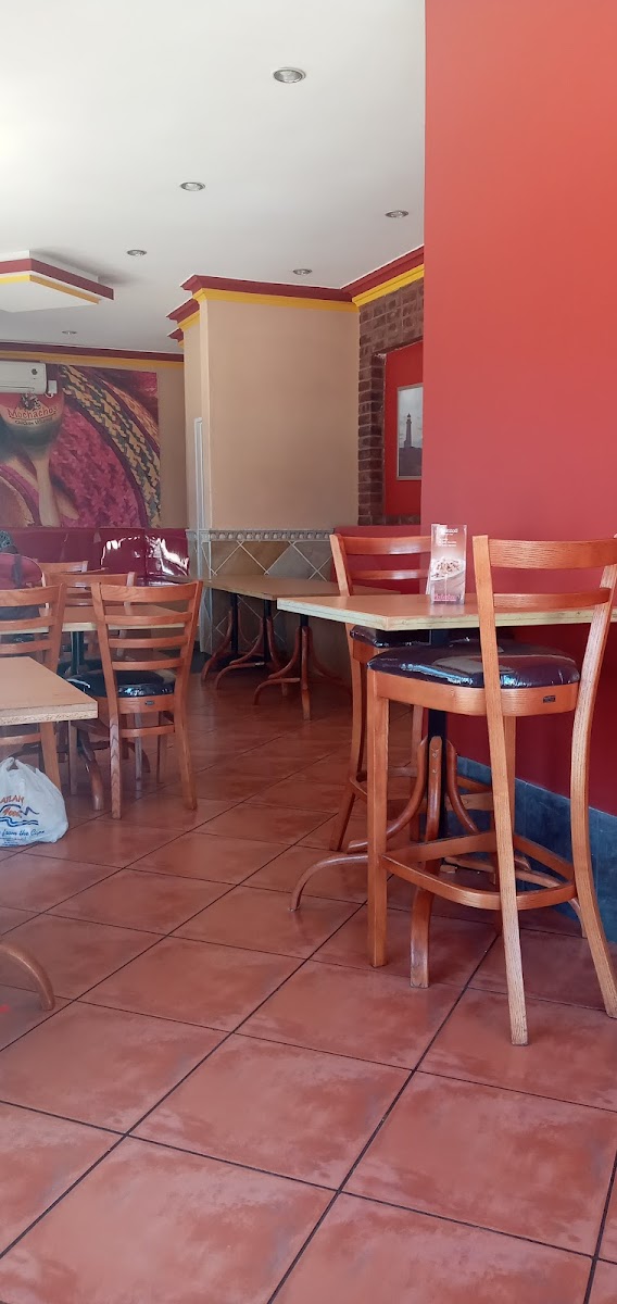 Mochachos Chicken Village - Photo 7