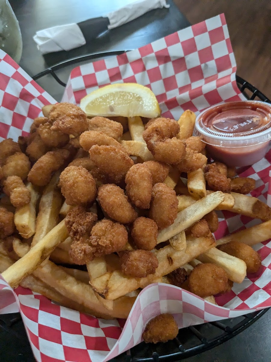 Lombardis Bar & Grill - Photo 4