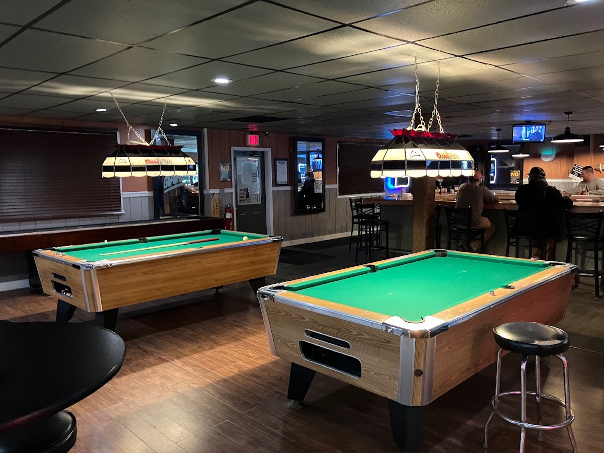 Lombardis Bar & Grill - Photo 8